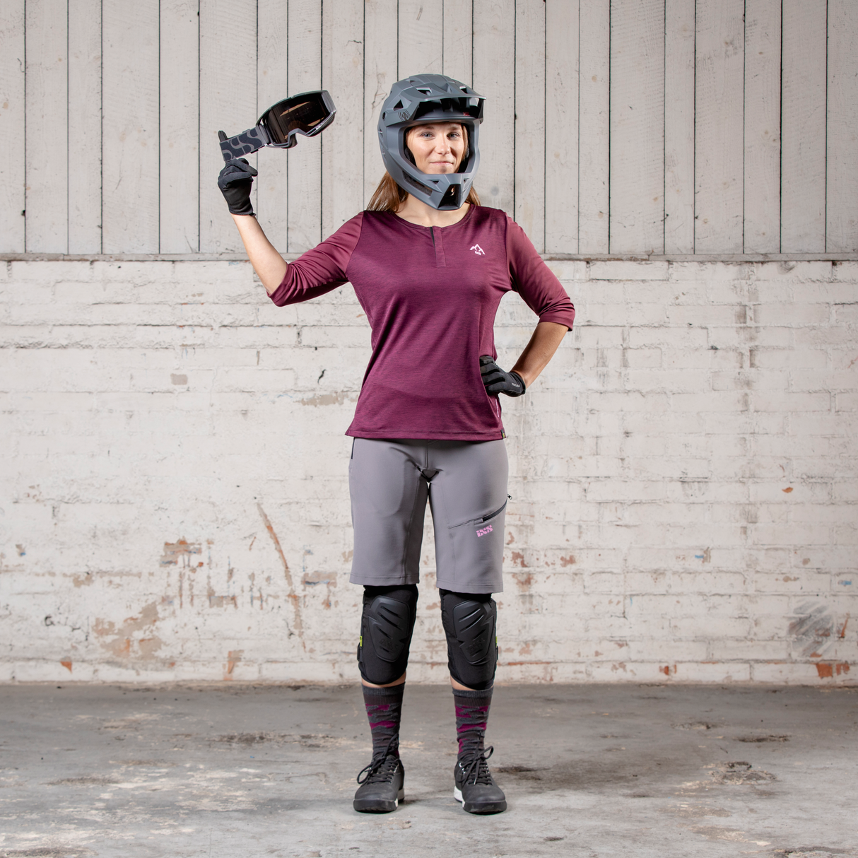 Carve X Women Henley raisin-solid raisin