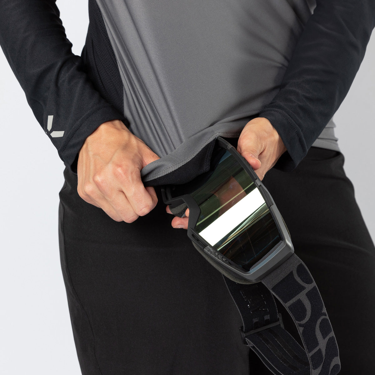 Damen Flow Lite 1.0 Henley schwarz-graphit