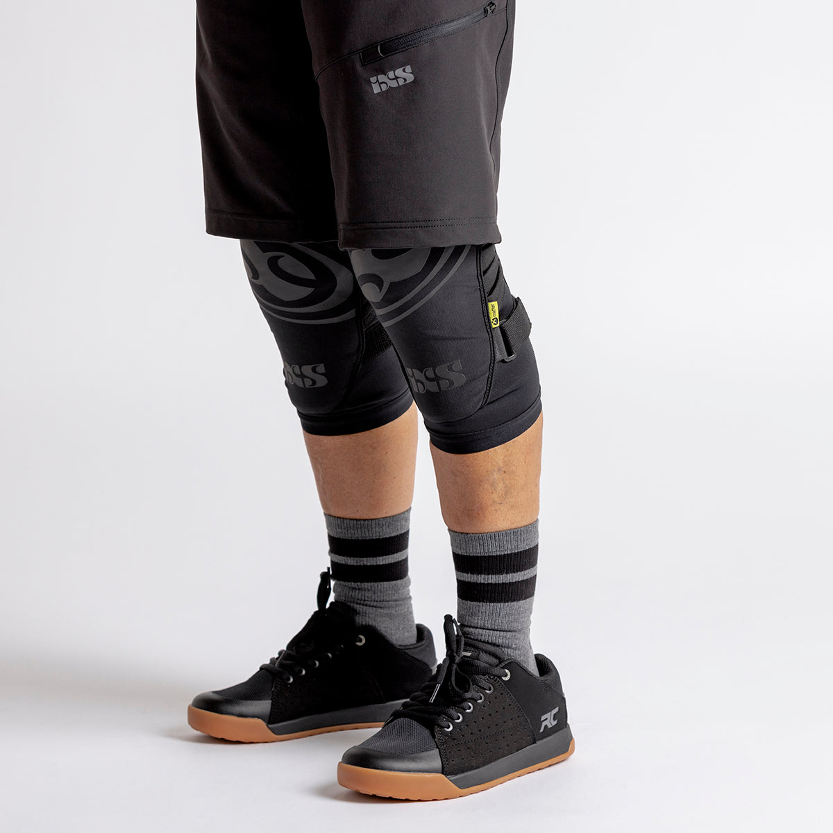 Carve Hip-Hugger Women Shorts schwarz