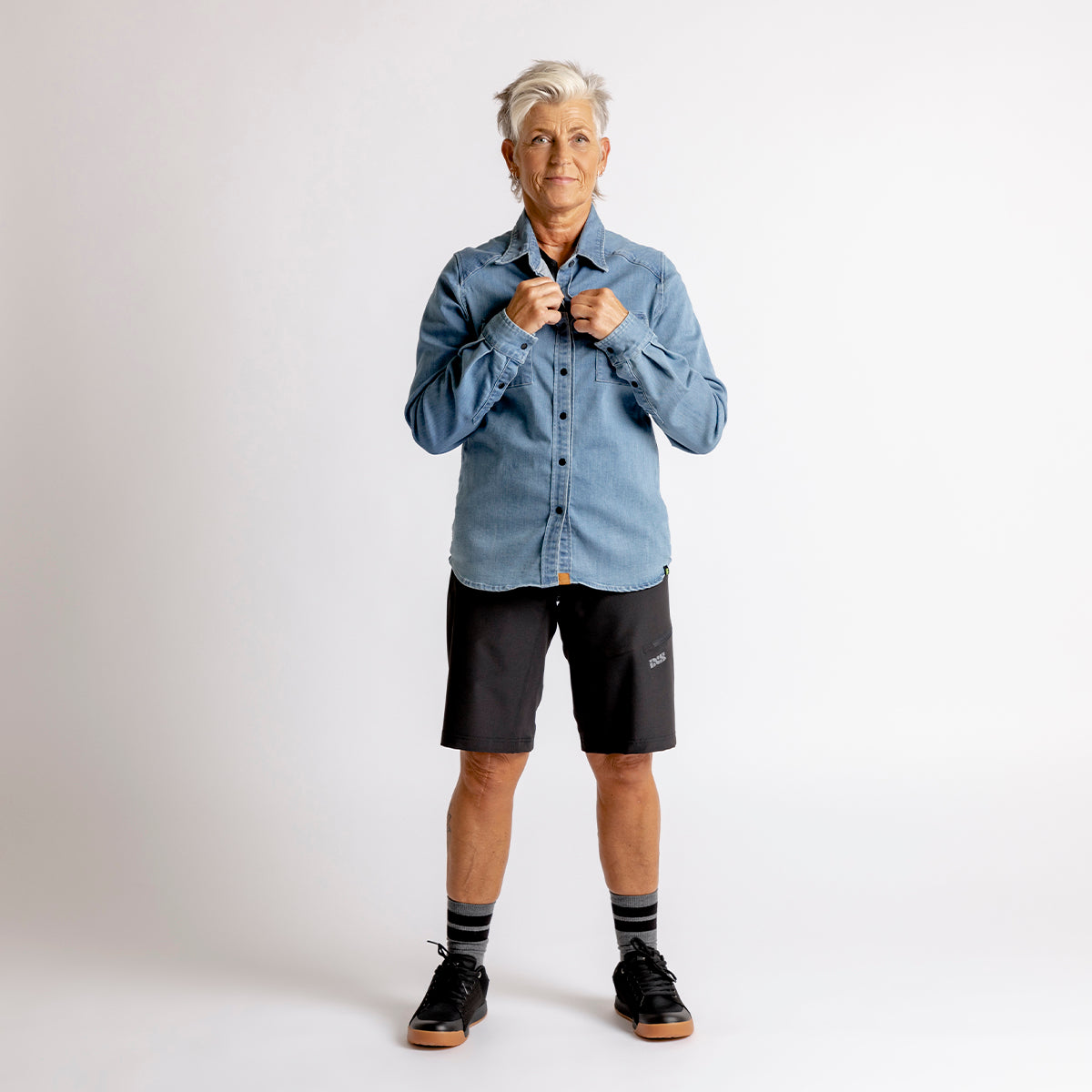 Carve Digger Women Organic Denim Shirt washed blue