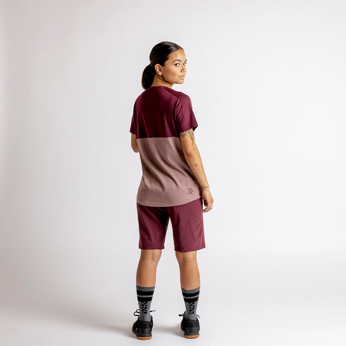 Women's Flow Mountain Tech Tee taupe-raisin