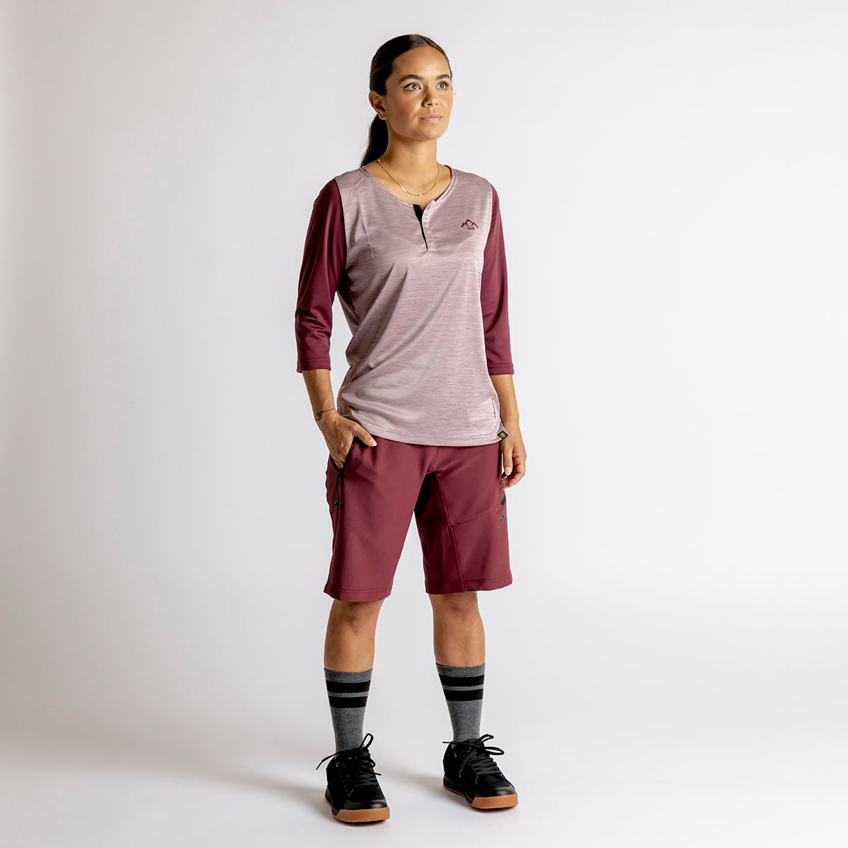 Women's Carve X 3/4 Henley taupe-raisin