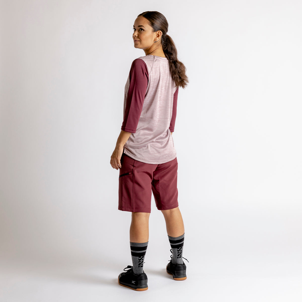 Women's Carve X 3/4 Henley taupe-raisin