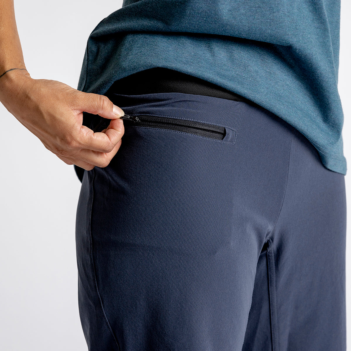 Women's Flow XTG Hip-Hugger Shorts marine