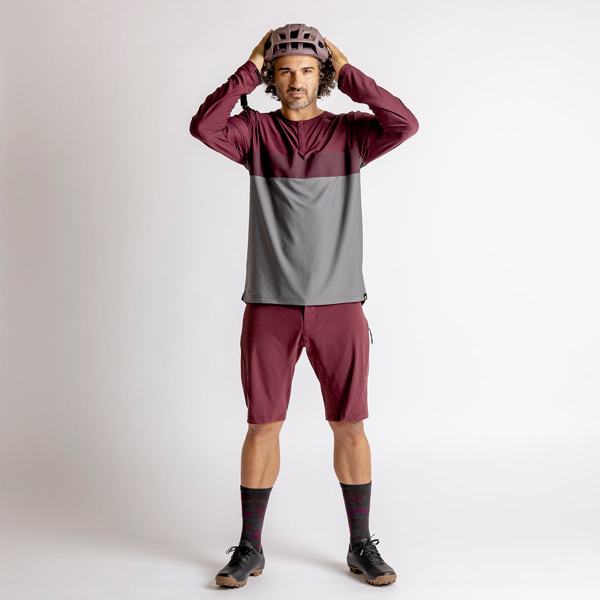 Flow XTG Long Sleeve Henley graphit-raisin