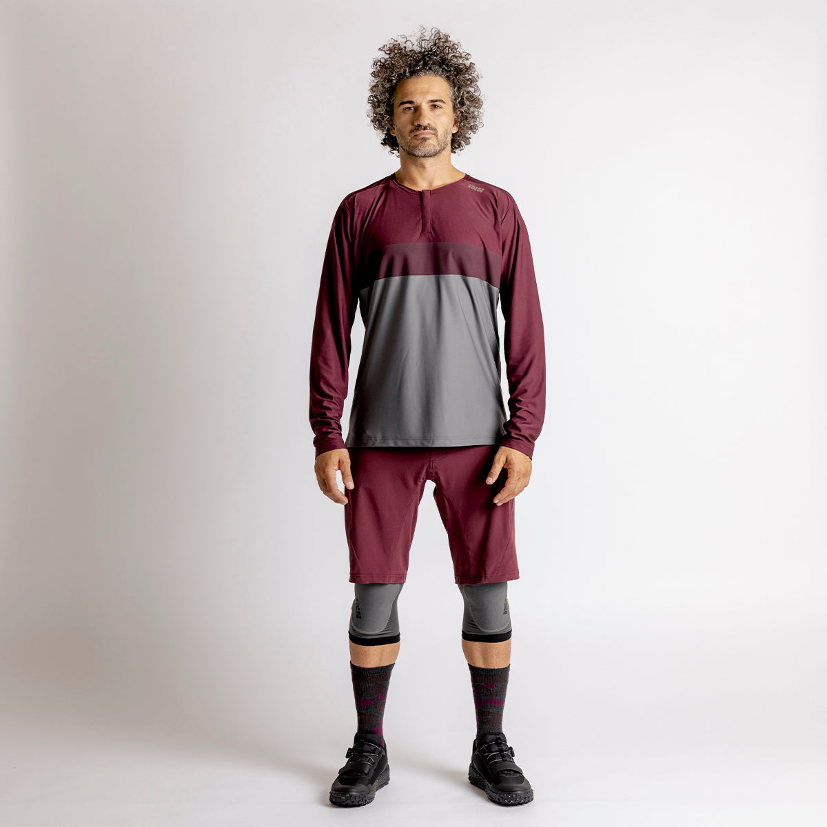 Flow XTG Long Sleeve Henley graphit-raisin