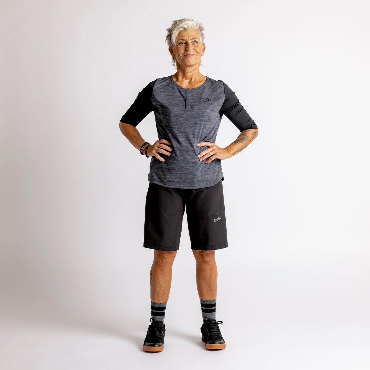 Carve Hip-Hugger Women Shorts schwarz