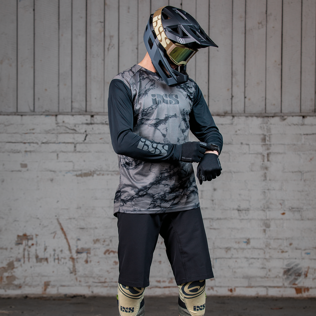 Trigger Shorts schwarz-graphite