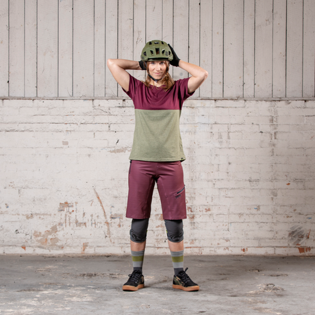 Flow Women Tech Tee Mountain raisin-olive
