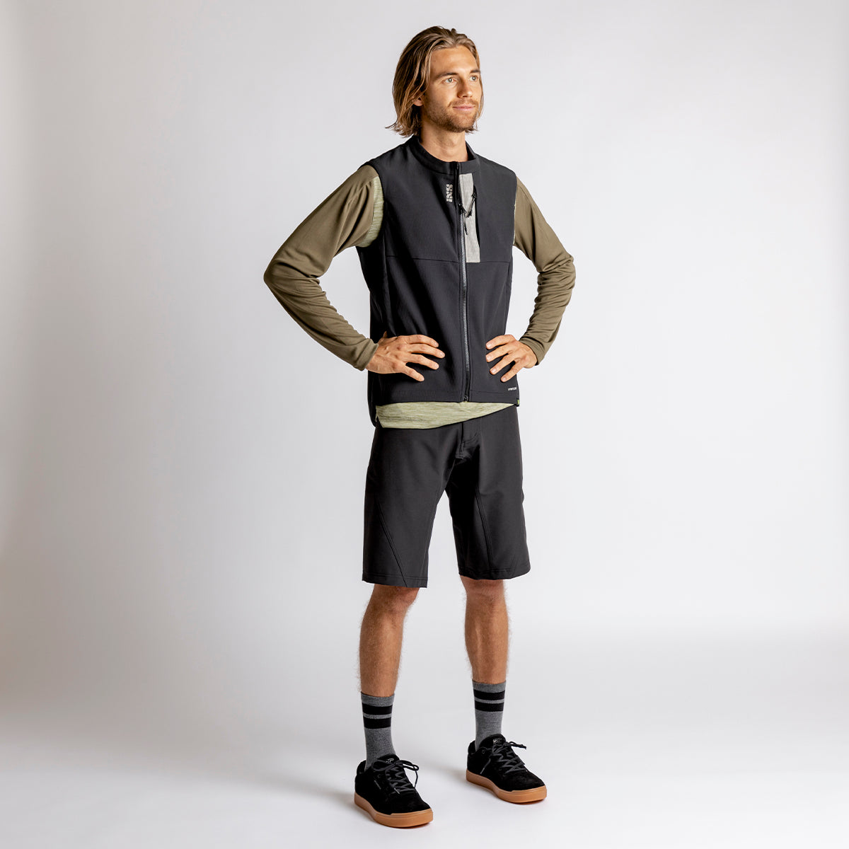 iXS Flow vest black – iXS.com