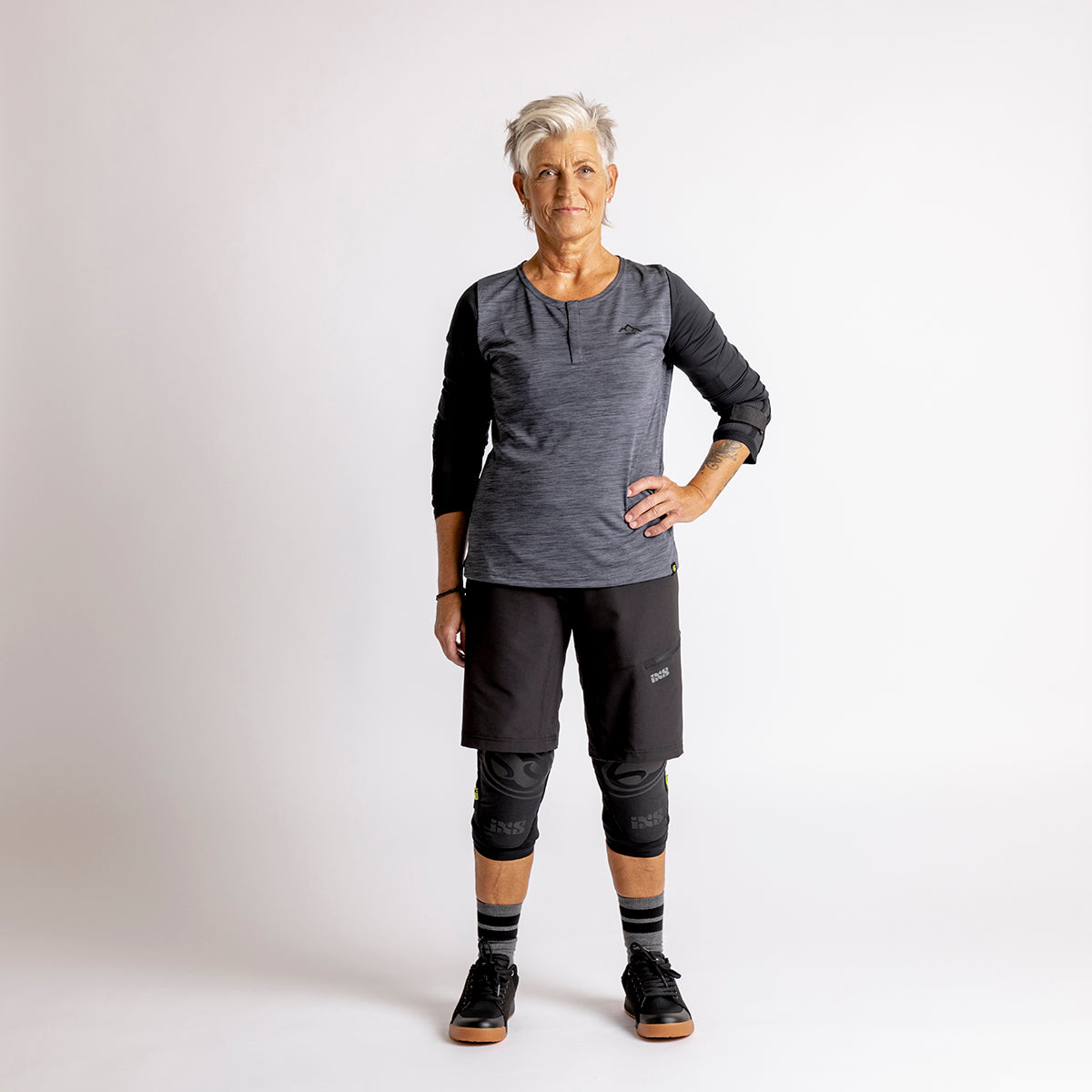 iXS Women's Carve Hip-Hugger shorts black – iXS.com