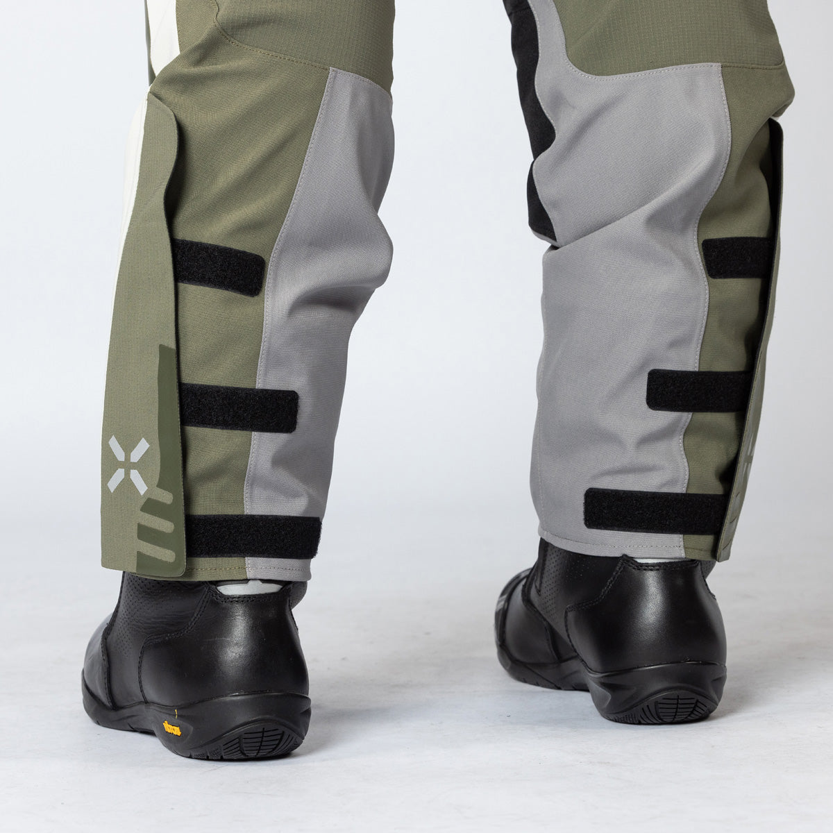 パンツ VIAVANDA \"DRIP LOOSE SLACKS\" BOTTOMS – VIAVANDA