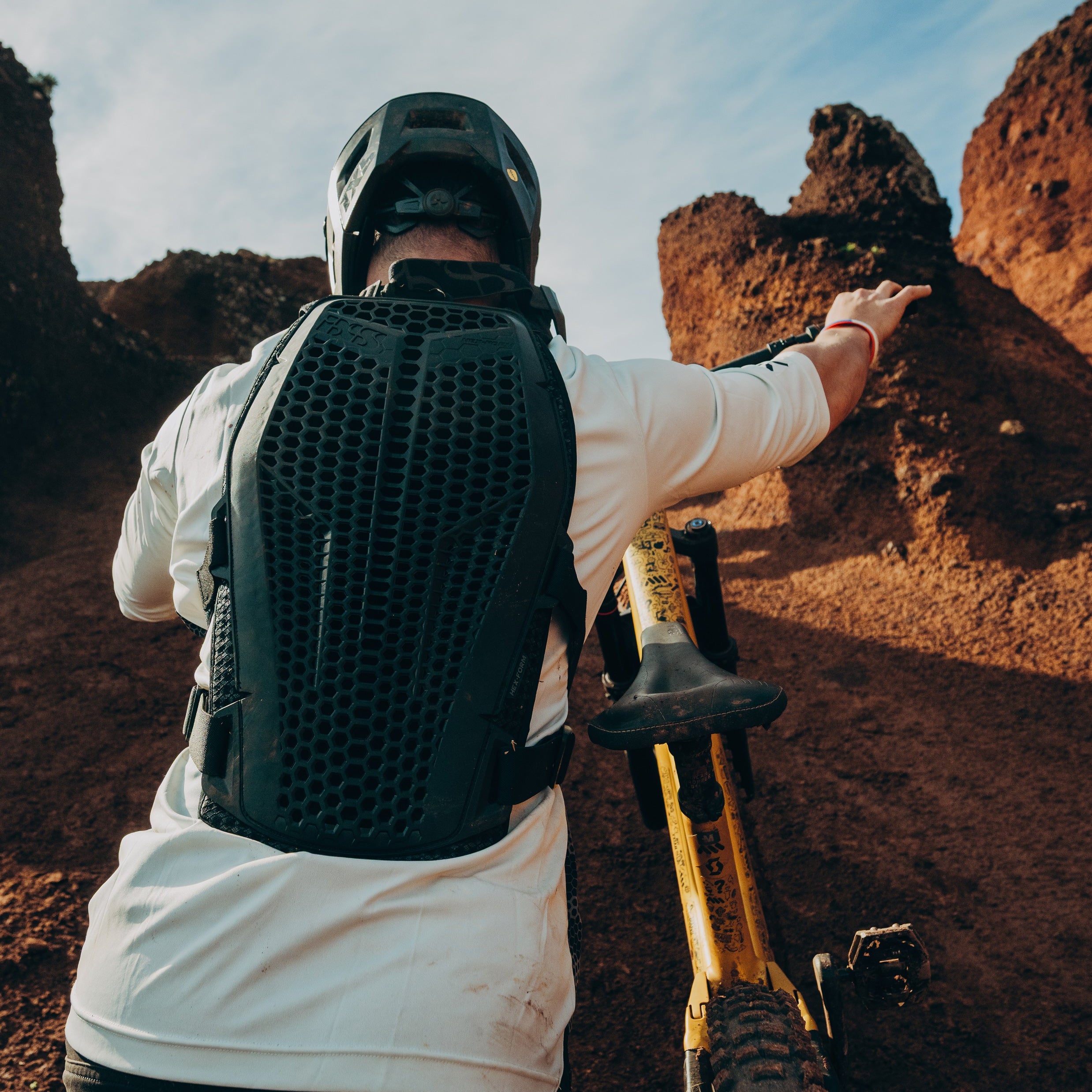 MTB Protection Guide: Which Pads and Protectors Are Right for You